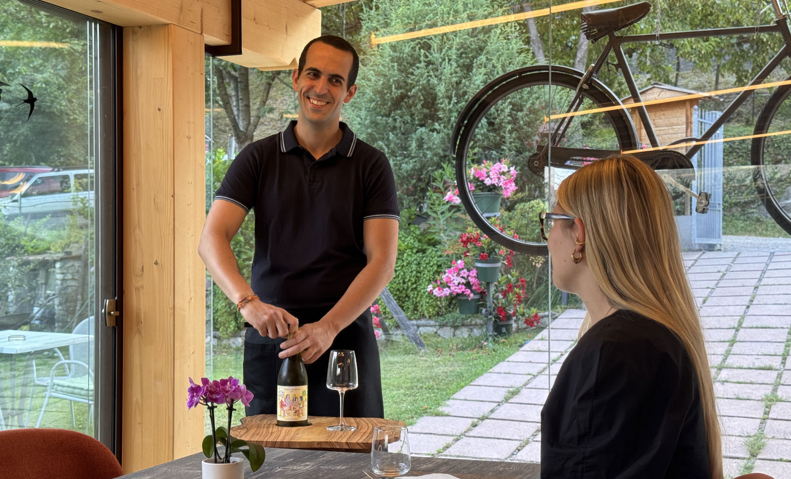 Stefano Girardelli sommelier dell'Agritur Girardelli